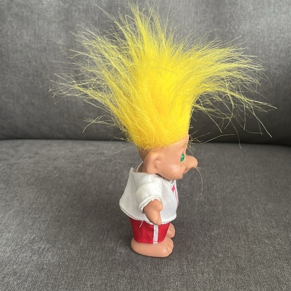 Vintage Yellow Haired Sports Fan/Athlete Forest Troll Doll - Picture 5 of 7